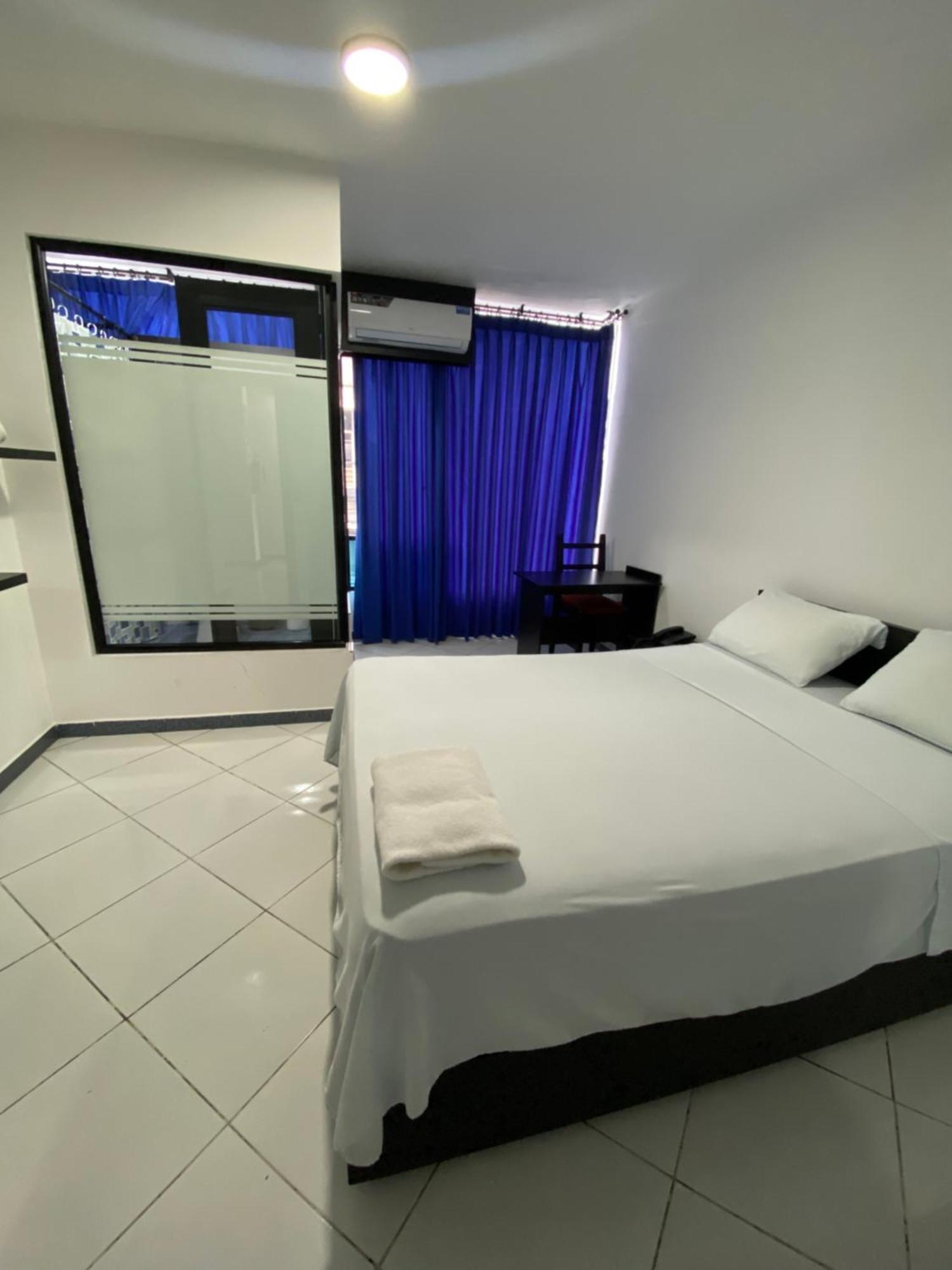 Bryss Hotel Santo Domingo de los Colorados Buitenkant foto